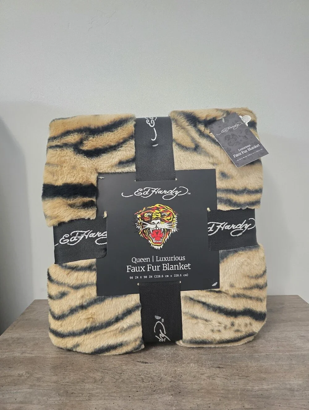 Ed Hardy QUEEN Luxurious Faux Fur Blanket Tiger Print Brand New 90in x 90in